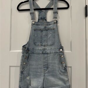 No Boundaries | Light Wash Denim Short Overalls, S (3–5)